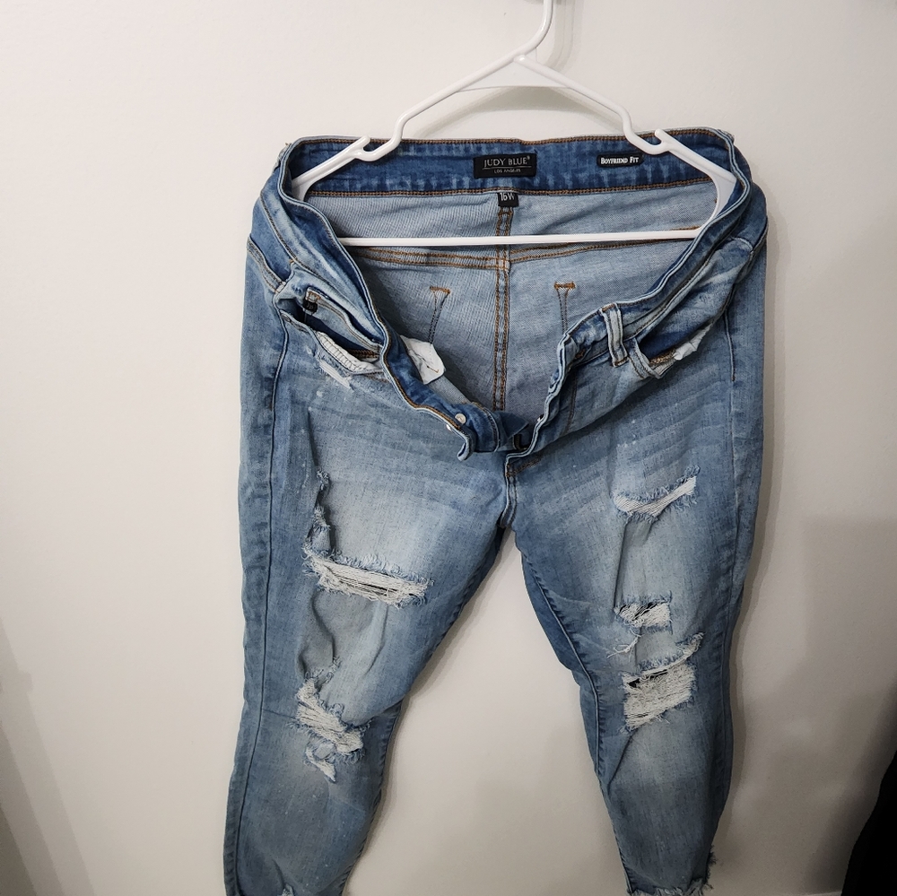 Judy Blue Light Blue Distressed Straight Leg Jeans